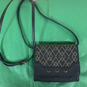 5/$40 SALE Small crossbody bag